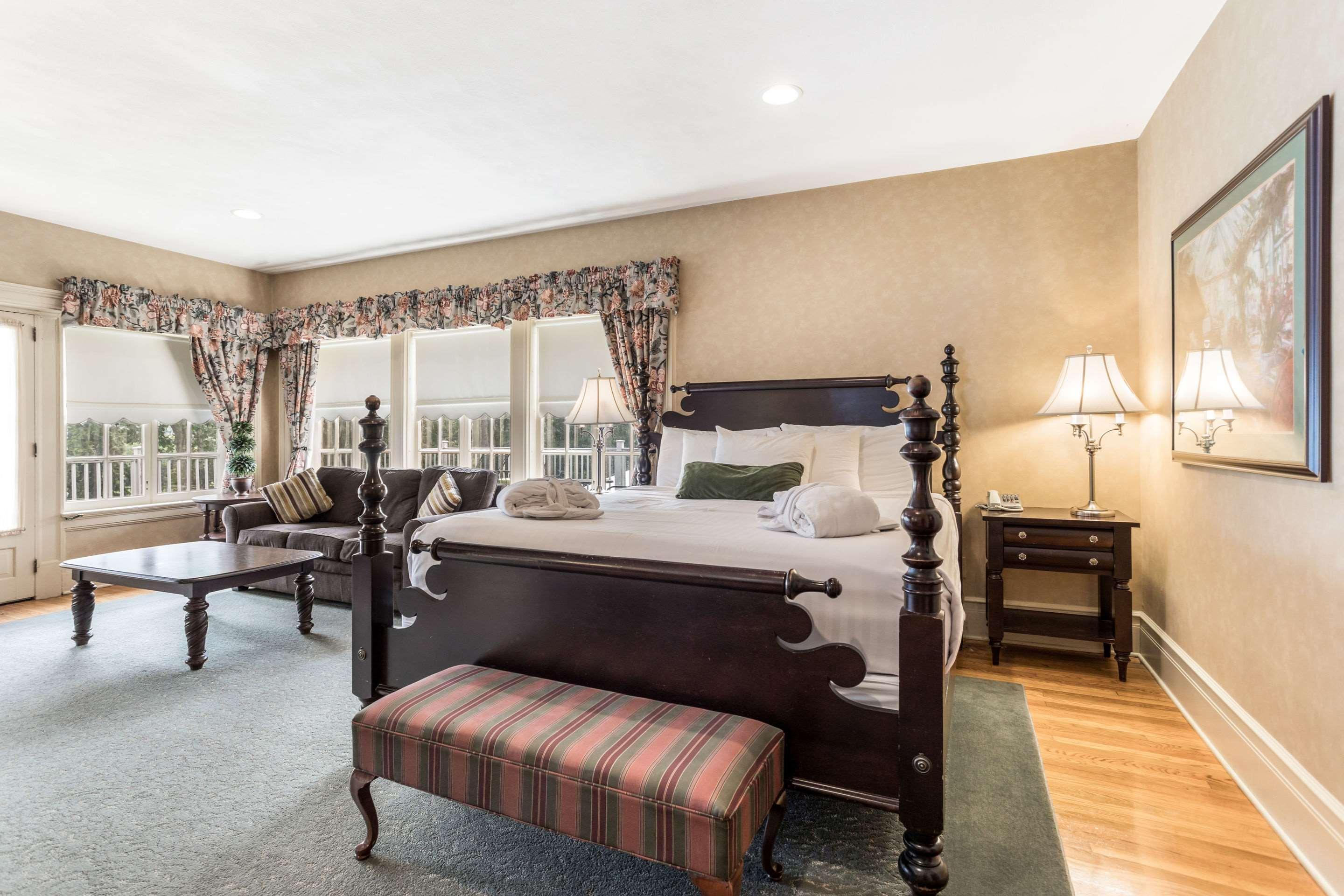 Traditions Hotel & Spa, Ascend Hotel Collection Johnson City Eksteriør billede