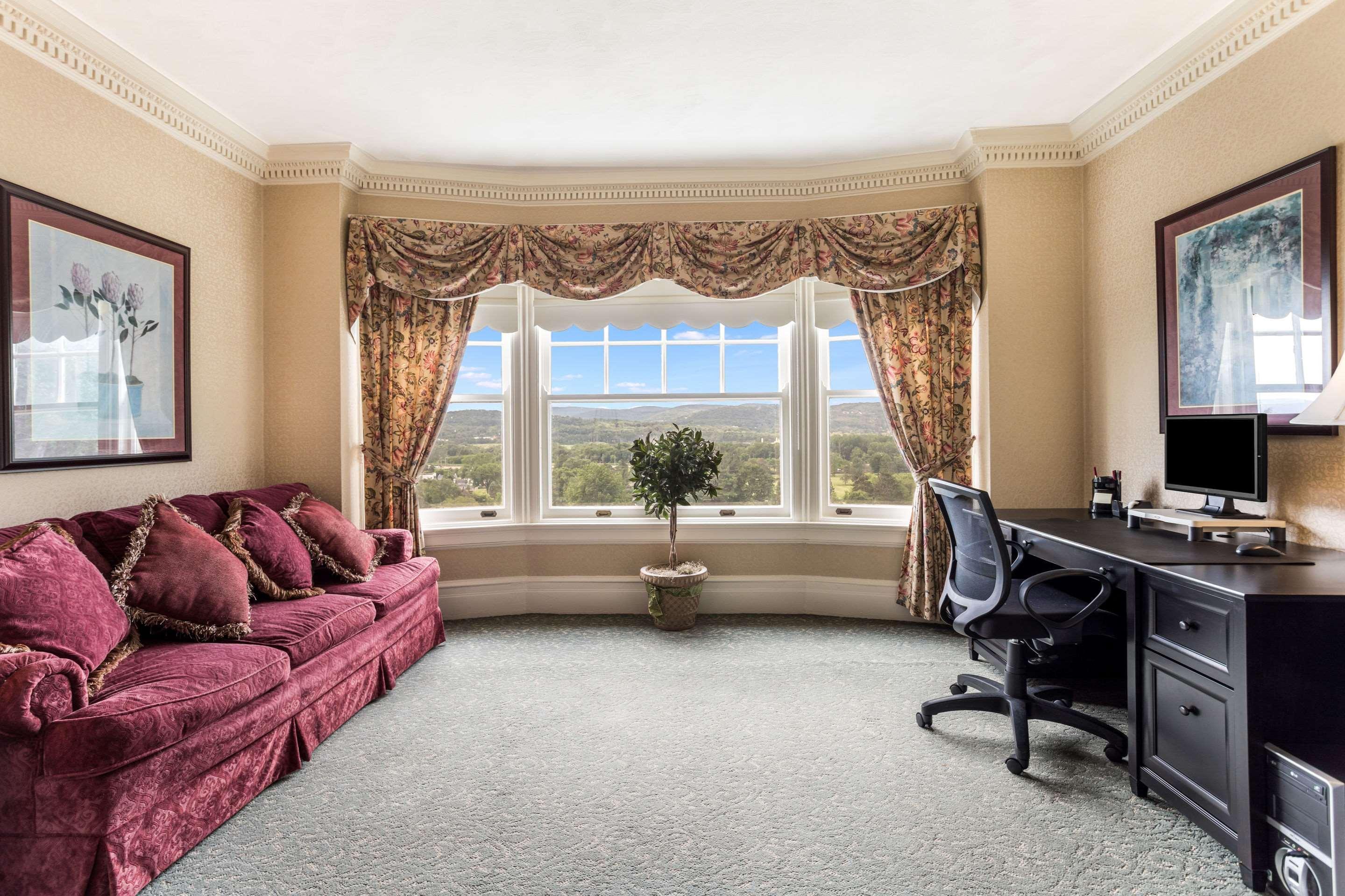 Traditions Hotel & Spa, Ascend Hotel Collection Johnson City Eksteriør billede