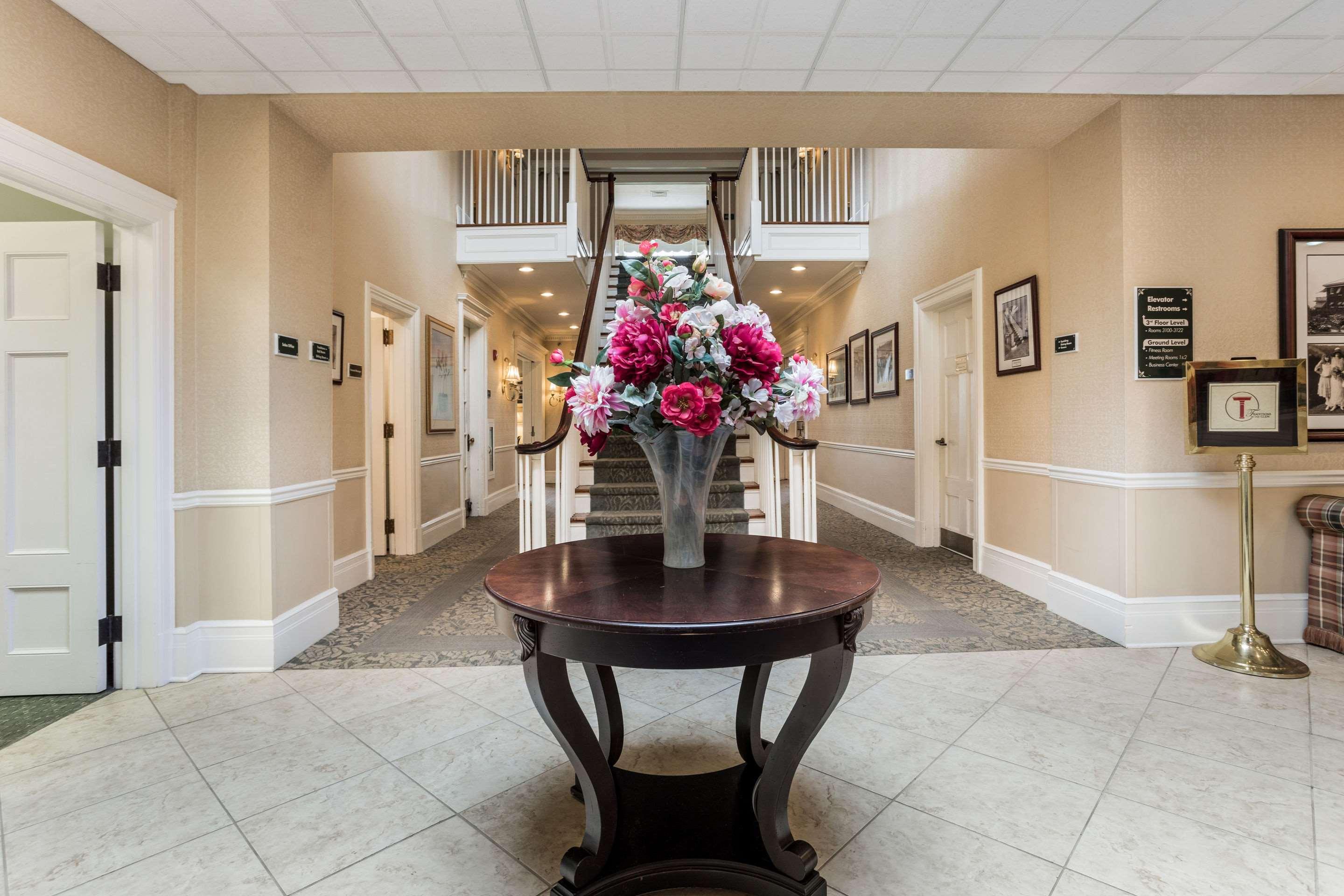 Traditions Hotel & Spa, Ascend Hotel Collection Johnson City Eksteriør billede