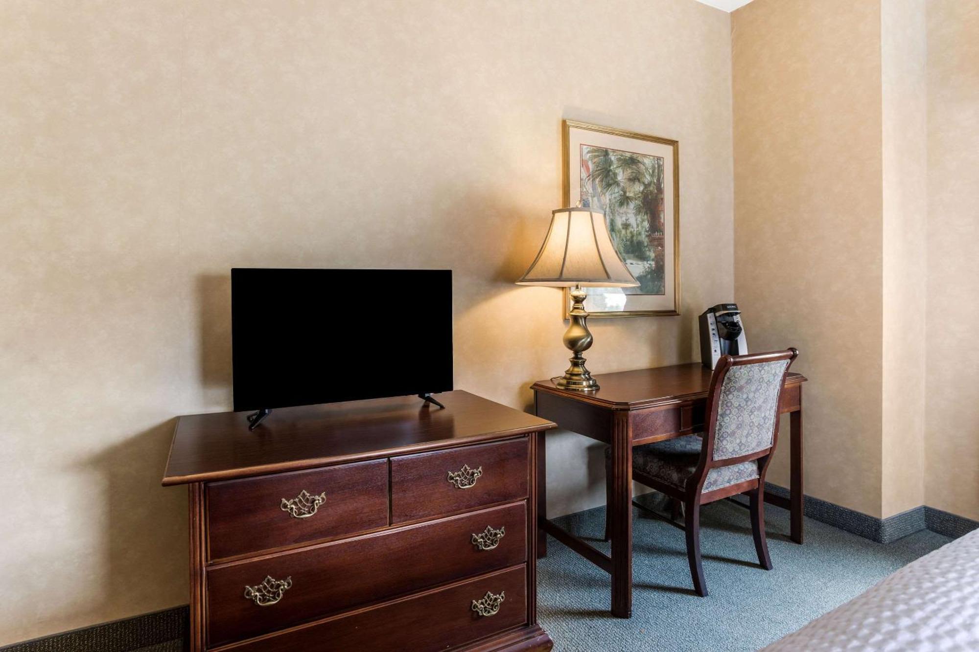 Traditions Hotel & Spa, Ascend Hotel Collection Johnson City Eksteriør billede